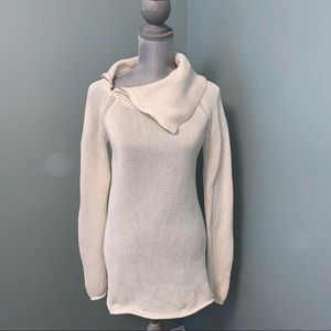 GUESS women’s size medium cream cozy knit sweater long sleeves